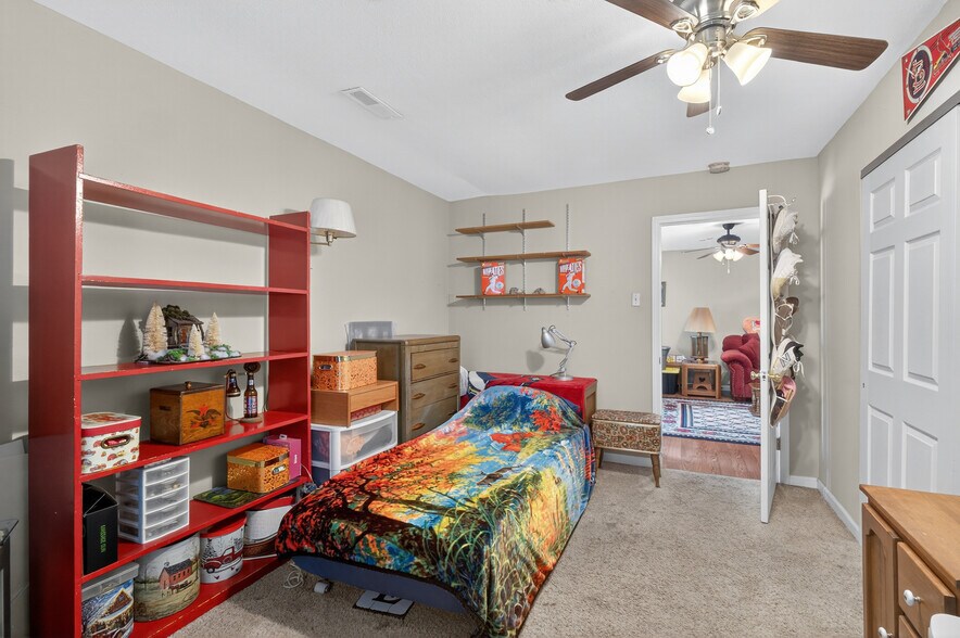 More Photos Of 638 Main St, Columbia Office For Sale