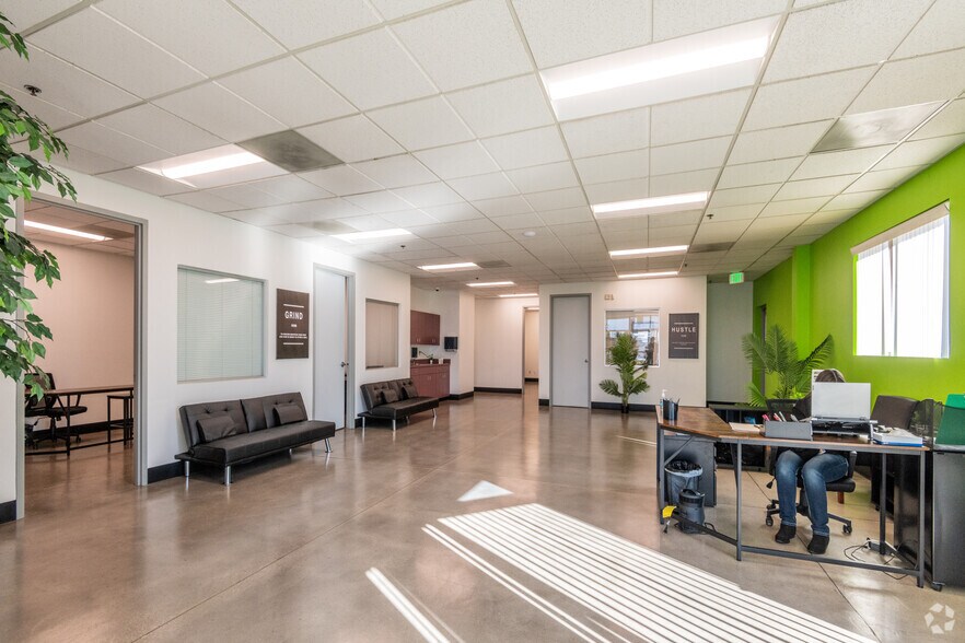 More Photos Of 250 Vista Blvd, Sparks Warehouse For Lease