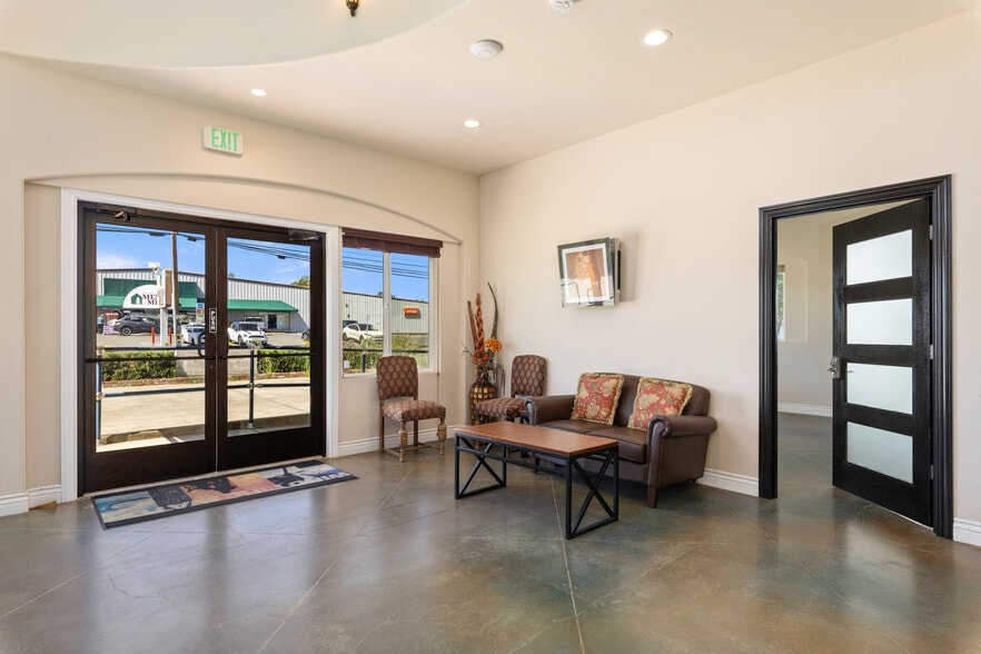 More Photos Of 2480 S Main St, Lakeport Office For Sale