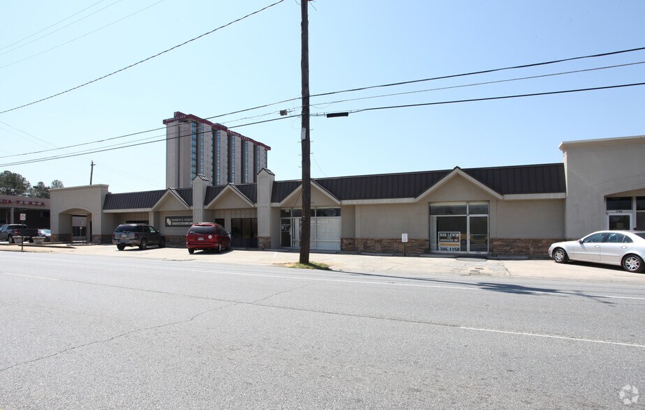 More Photos Of 736 Riverside Dr, Macon Office For Lease