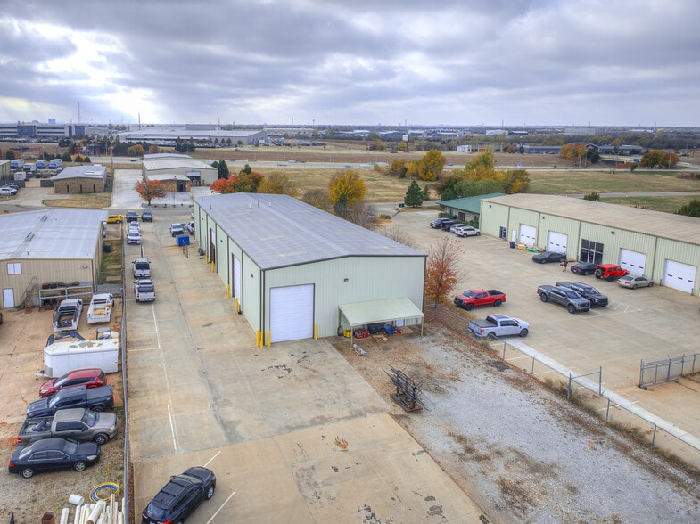 More Photos Of 209 NW 132nd St, Oklahoma City Industrial For Sale