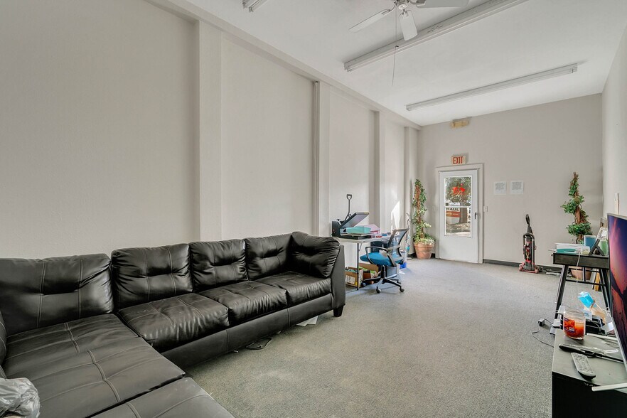 More Photos Of 3052 Shader Rd, Orlando Service For Sale