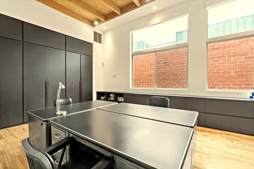 More Photos Of 631 N Larchmont Blvd, Los Angeles Office Residential For Sale