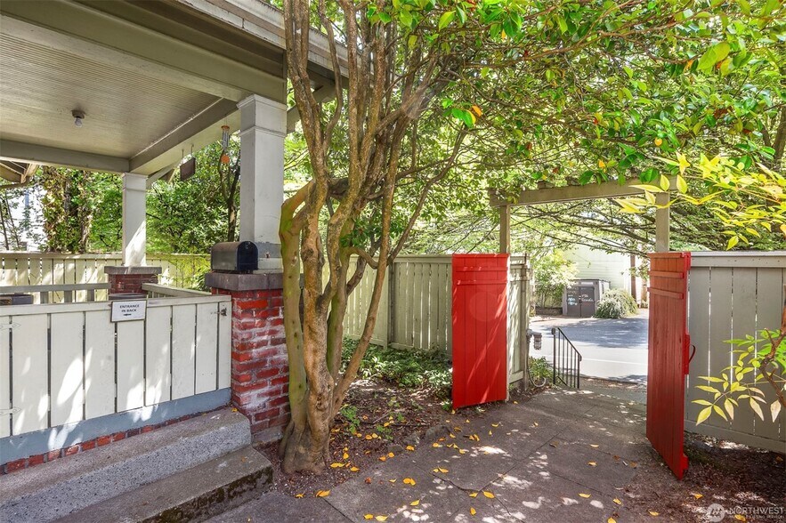 More Photos Of 2012 65th St, Seattle Office For Sale