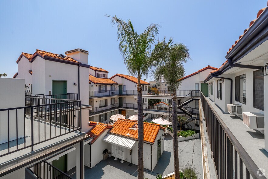 More Photos Of 1318 N Mansfield Ave, Los Angeles Apartments For Sale