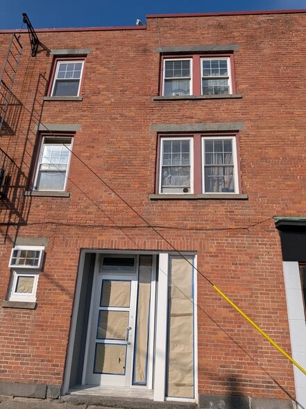 More Photos Of 585 Broadway, Kingston Storefront Retail Office For Lease