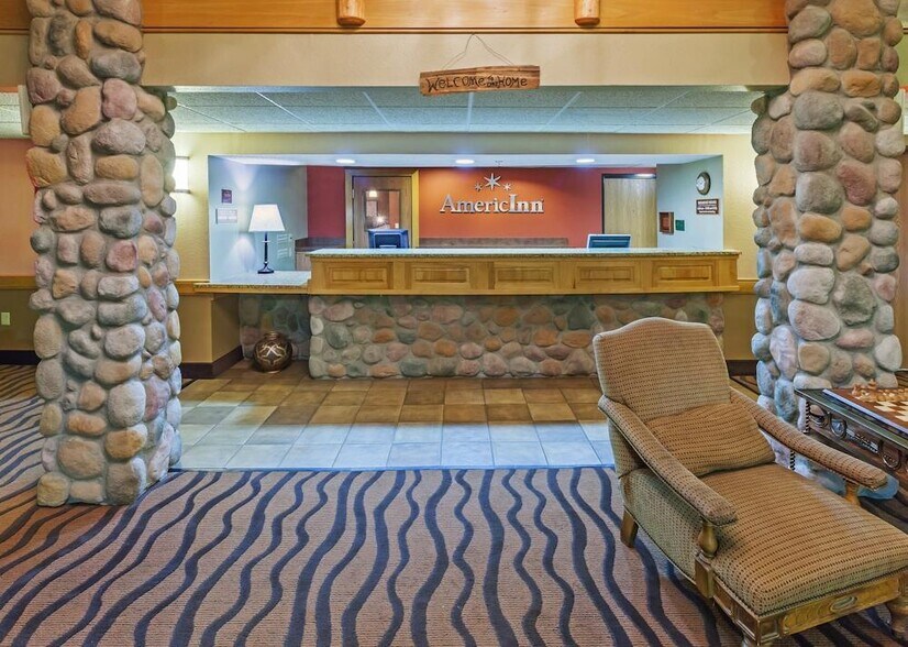 More Photos Of 2405 S El Camino Dr, Sayre Hotel For Sale