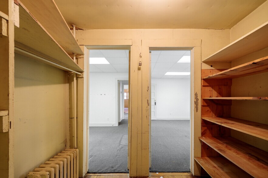 More Photos Of 217 E Williamsburg Rd, Sandston Office For Sale