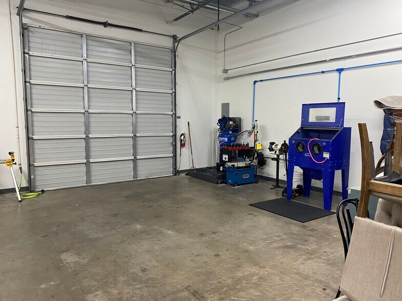 More Photos Of 616 Henrietta Creek Rd, Roanoke Light Distribution For Lease