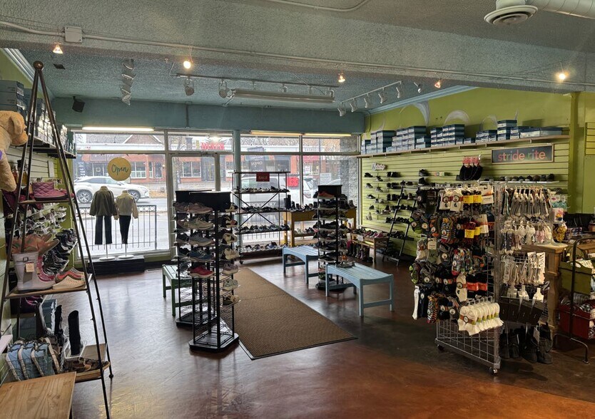 More Photos Of 12418 102 Av NW, Edmonton Storefront For Lease