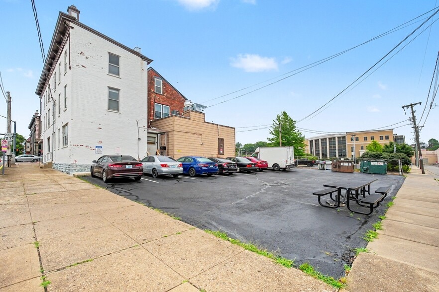 More Photos Of 1002 Monmouth St, Newport Office Residential For Sale