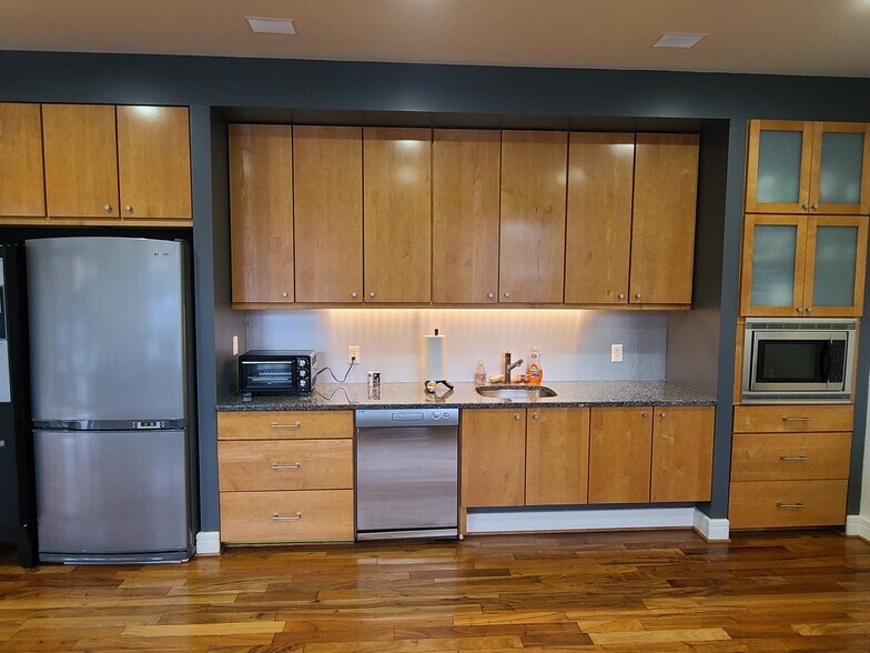 More Photos Of 1880 W Oak Pky, Marietta Coworking Space