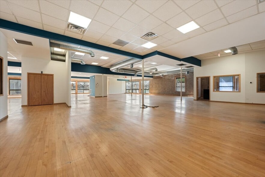 More Photos Of 7321 Madison St, Forest Park Restaurant For Sale