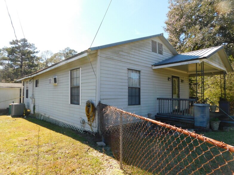 More Photos Of 7041 Kiln Delisle Rd, Pass Christian Daycare Center For Sale