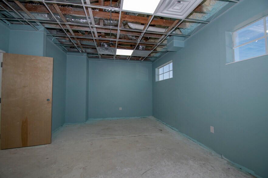 More Photos Of 4535 Tamiami Trl, Port Charlotte Office For Lease