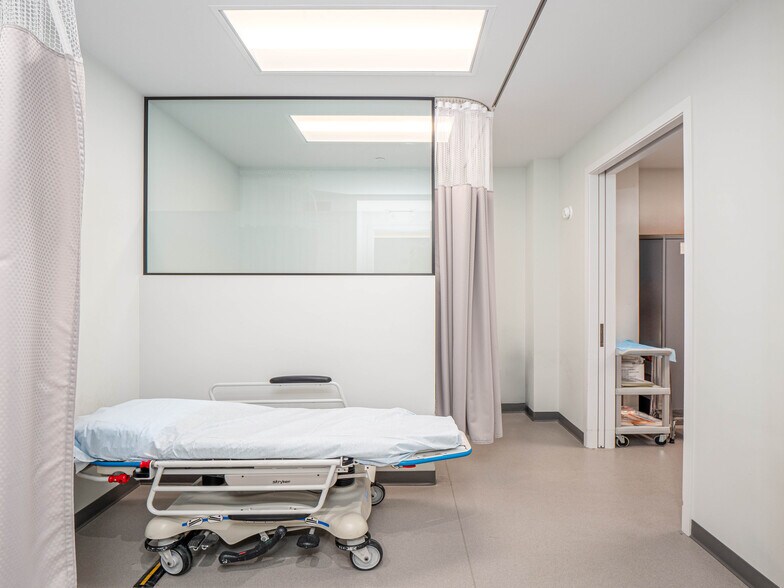 More Photos Of 70 W 36th St, New York Office For Sale