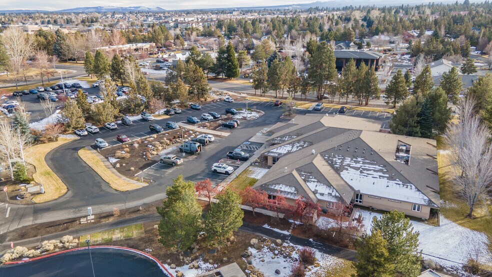 More Photos Of 2400 NE Neff Rd, Bend Medical For Lease