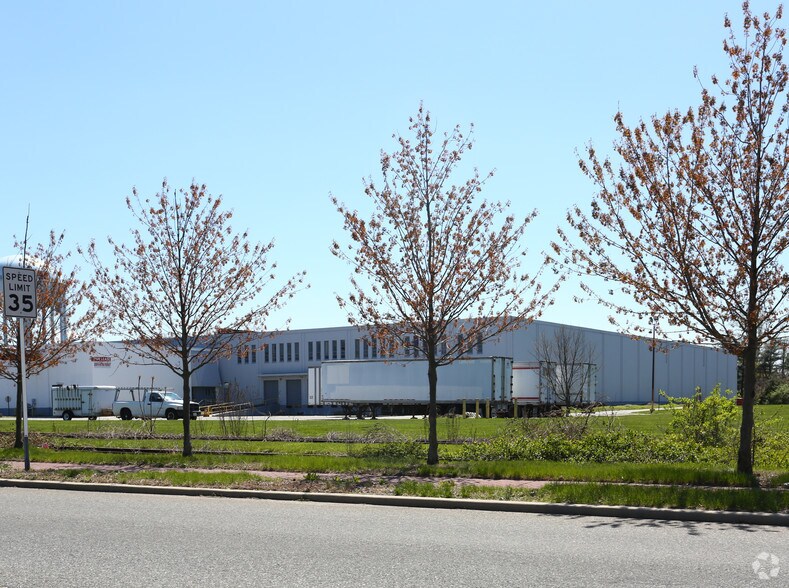 More Photos Of 45 Griffith St, Salem Warehouse For Lease