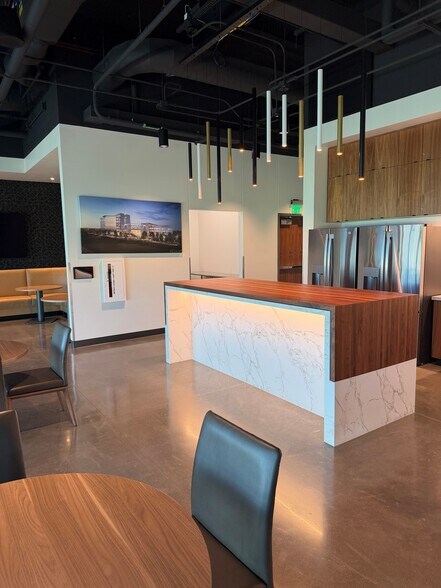 More Photos Of 14606 Branch St, Omaha Office For Lease