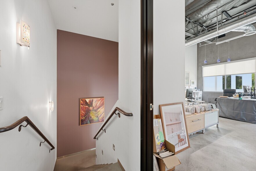 More Photos Of 8495 Redwood Creek Ln, San Diego Manufacturing For Sale