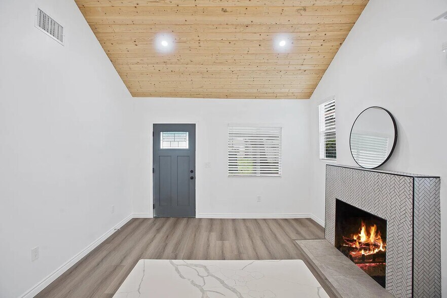 More Photos Of 1736-1740 N Sierra Bonita Ave, Pasadena Office Residential For Lease