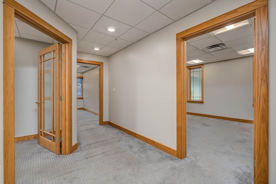 More Photos Of 110 S Broad St, Mankato Office For Lease
