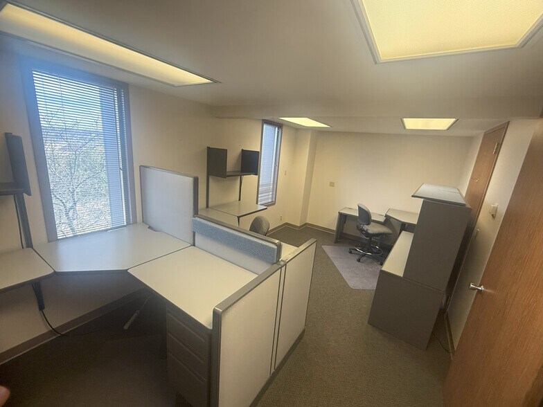 More Photos Of 2125 Heights Dr, Eau Claire Medical For Lease