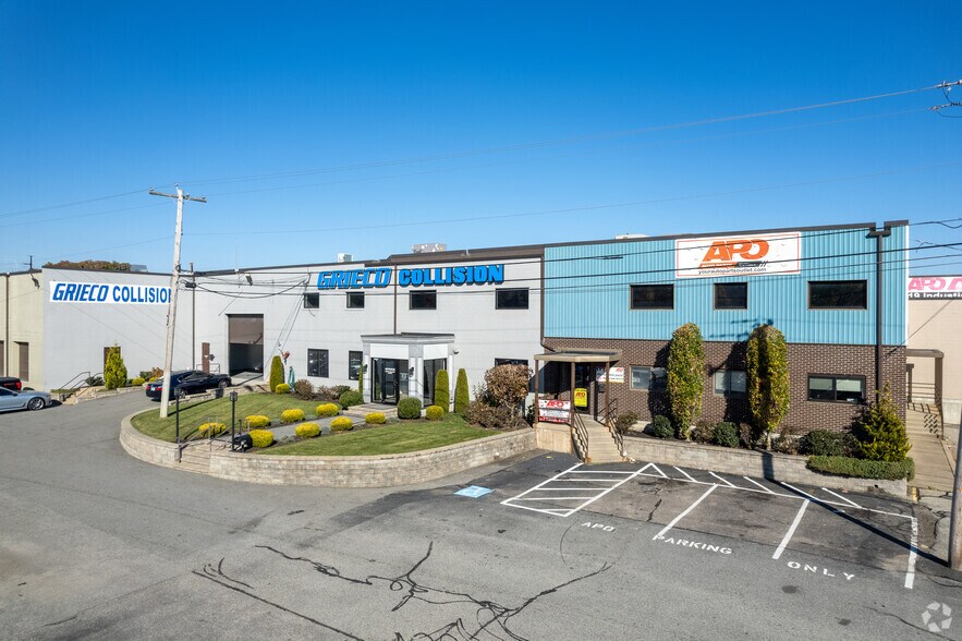 More Photos Of 19 Industrial Ln, Johnston Manufacturing For Lease