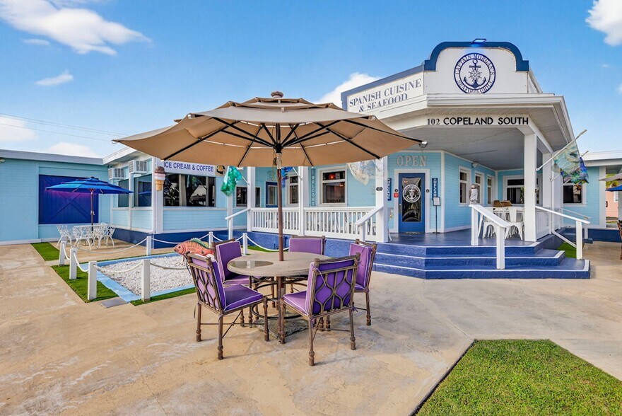 Primary Photo Of 102 Copeland Ave SW, Everglades City Restaurant For Sale