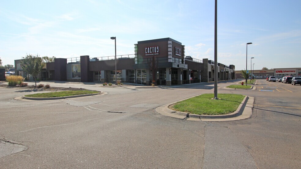 More Photos Of 5400-5450 S 56th St, Lincoln Supermarket For Lease