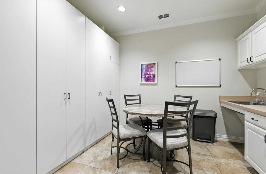 More Photos Of 425 Old Newman Rd, Frisco Medical For Lease