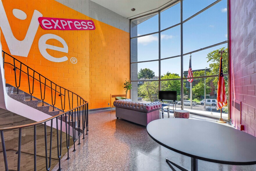 More Photos Of 4331 Lindell Blvd, Saint Louis Loft Creative Space For Sale