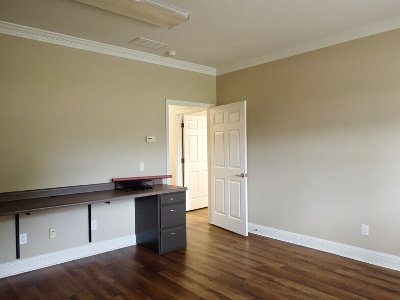 More Photos Of 2151 Eatonton Rd, Madison Office Residential For Lease