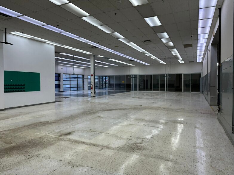 More Photos Of 15162 S Commerce Dr, Dearborn Research And Development For Sale