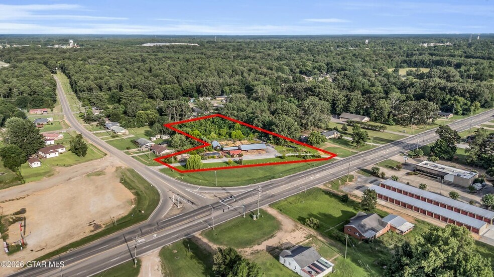 Primary Photo Of 8266 Highway 45 Alt N, West Point Garden Center For Sale
