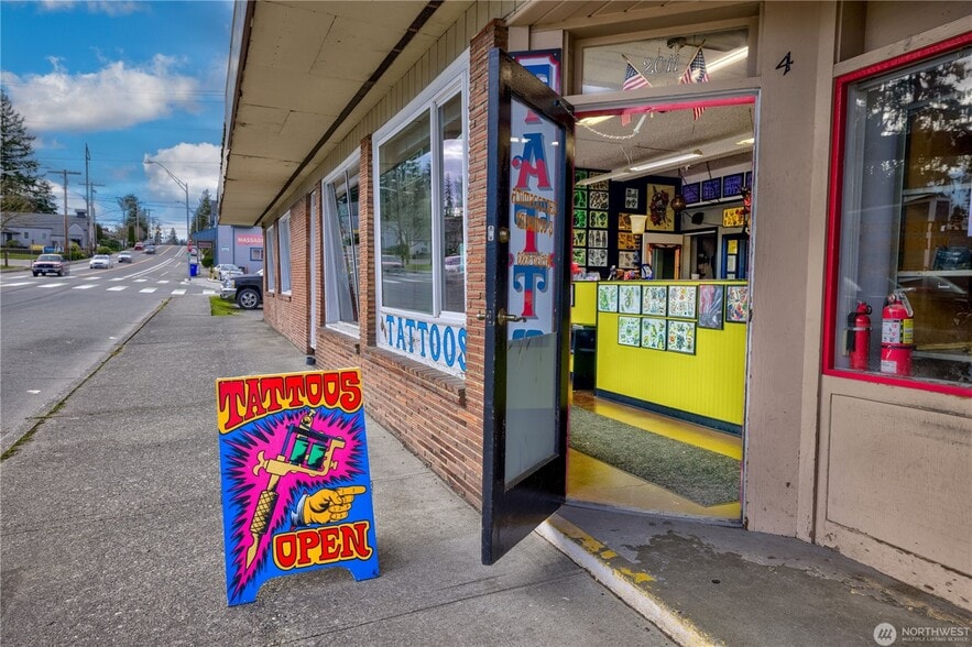 More Photos Of 2011 Madison St, Everett Storefront Retail Residential For Sale