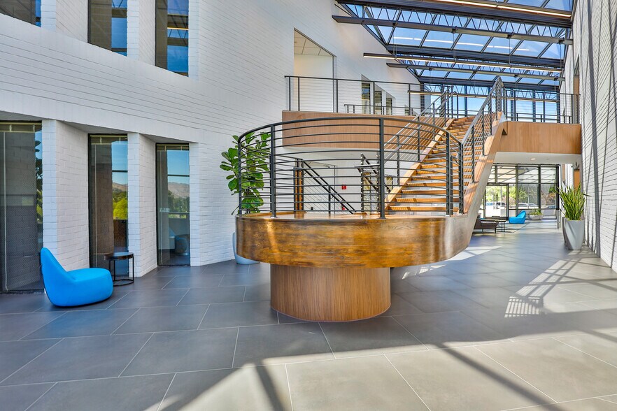 More Photos Of 30851 Agoura Rd, Agoura Hills Loft Creative Space For Sale