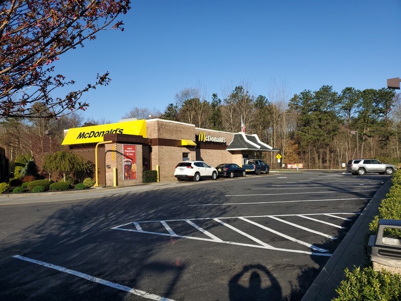 More Photos Of 460 County Road 111, Manorville Unknown For Lease