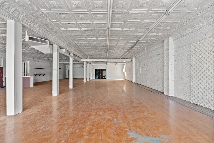 More Photos Of 1850 Church St, Appomattox Bar For Sale