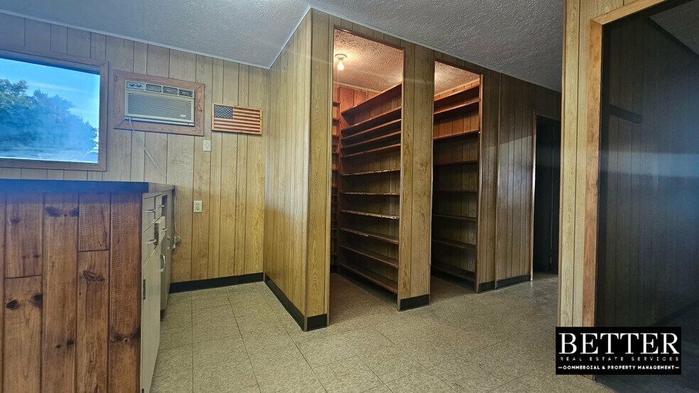 More Photos Of 408 Strickler St, Waco Flex For Sale