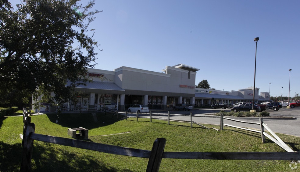 More Photos Of 6014-6132 Merrill Rd, Jacksonville General Retail For Lease