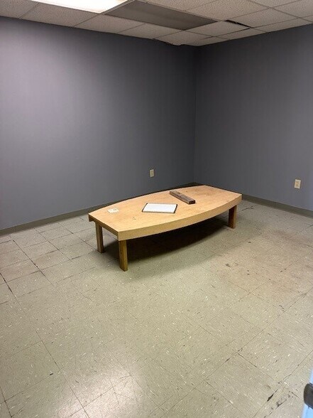 More Photos Of 347-374 Lang Blvd, Buffalo Light Distribution For Lease