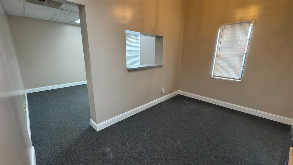 More Photos Of 1684 N Belcher Rd, Clearwater Flex For Lease