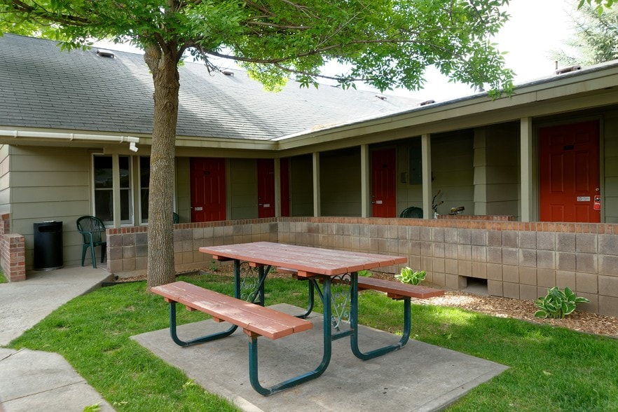 More Photos Of 51637 Highway 6, Glenwood Springs Hotel For Sale