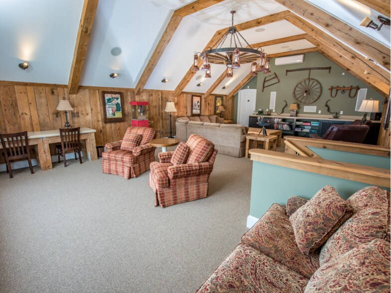 More Photos Of 571 Main St, Ogunquit Hospitality For Sale