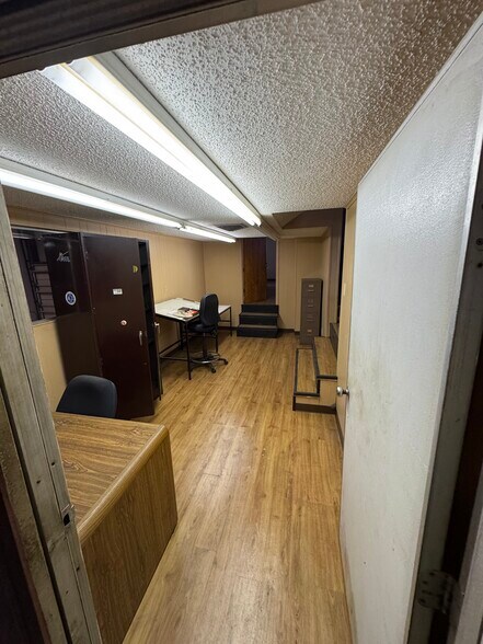 More Photos Of 2038 Saratoga Blvd, Corpus Christi Warehouse For Lease