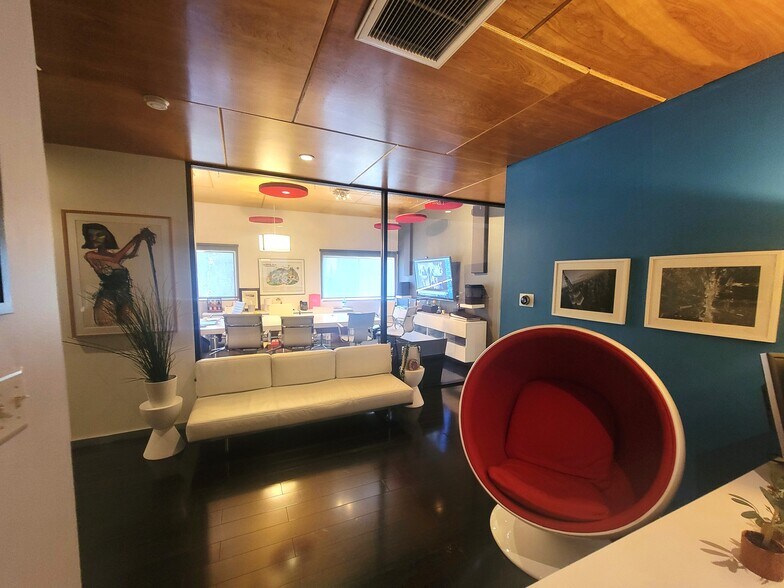 More Photos Of 2894 Rowena Ave, Los Angeles Loft Creative Space For Lease