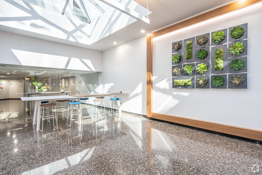 More Photos Of 8750 N Central Expy, Dallas Office For Lease