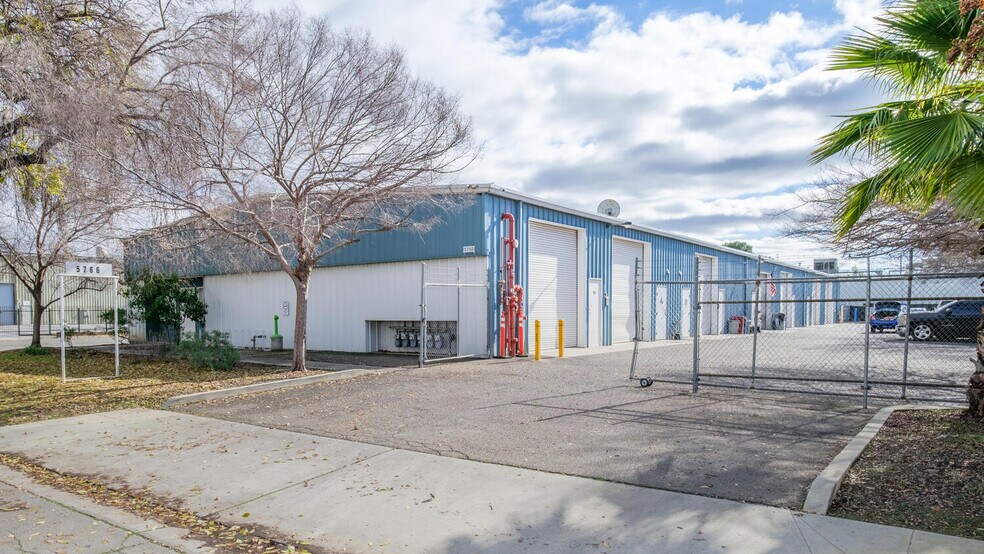 More Photos Of 5764 E Fountain Way, Fresno Unknown For Lease