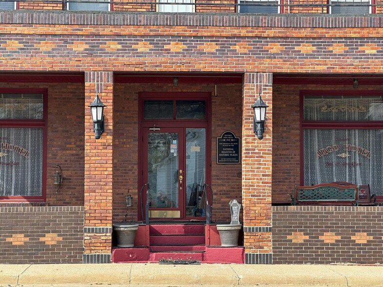 More Photos Of 211 W Kansas St, Crofton Hotel For Sale